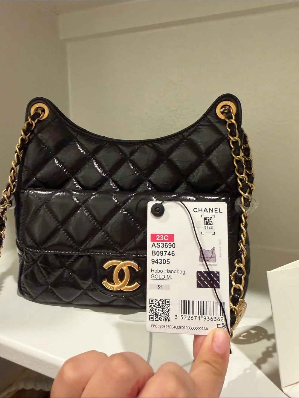 Chanel Shiny Crumpled Calfskin Quilted Wavy CC Hobo Black bag